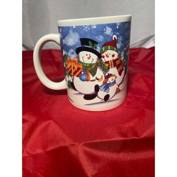 Wondertreats Snowman Family Coffee Mug - Picture 4 of 4